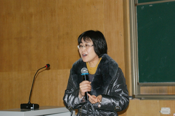 徐州市劳动局siyb创业总部优秀指导老师李洁红作培训讲座李洁红老师与